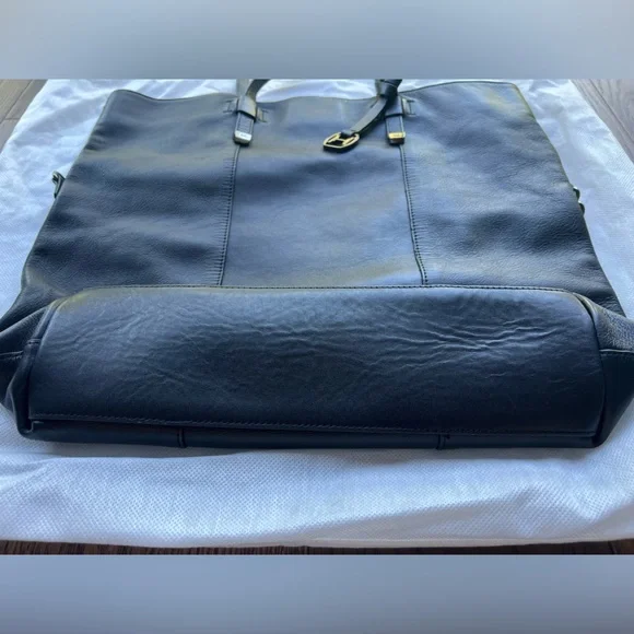 Halston genuine leather shoulder tote bag - Picture 2 of 7